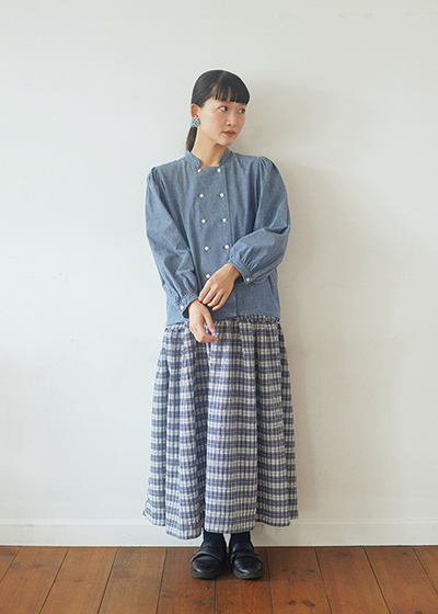 画像3: 古着ショップオーナーに聞く「わたしの定番服」4つのマイルール。服選びは即決。古着やアンティークの小物を合わせて新鮮な表情を／Koti主宰・早川ちひろさん