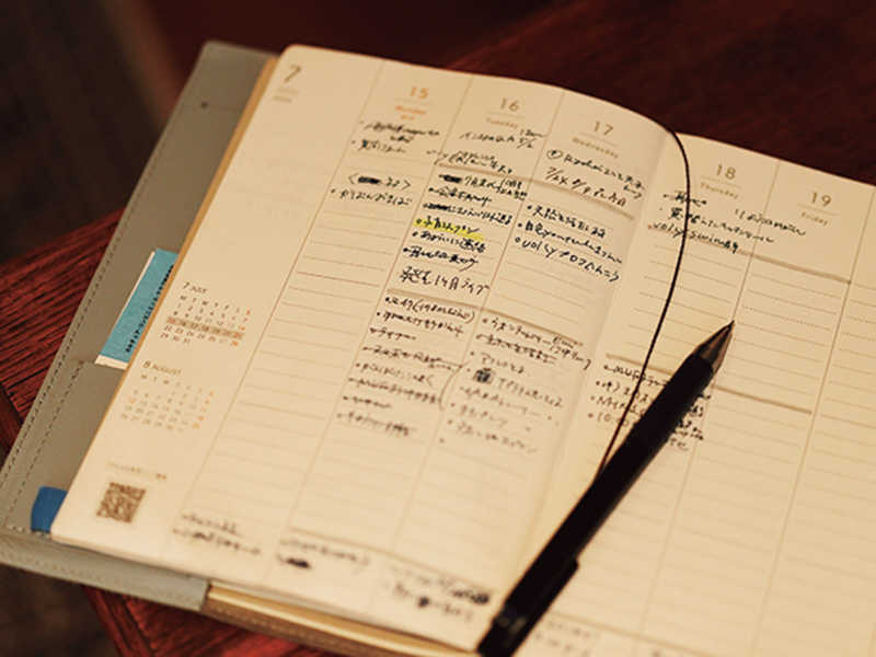 画像: できるだけ細かく書くのがコツ。終わったタスクから横線で消していく