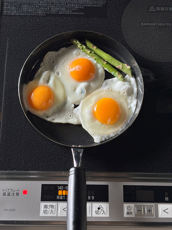 画像: 卵を3個同時に焼いても、焼きムラが少ない