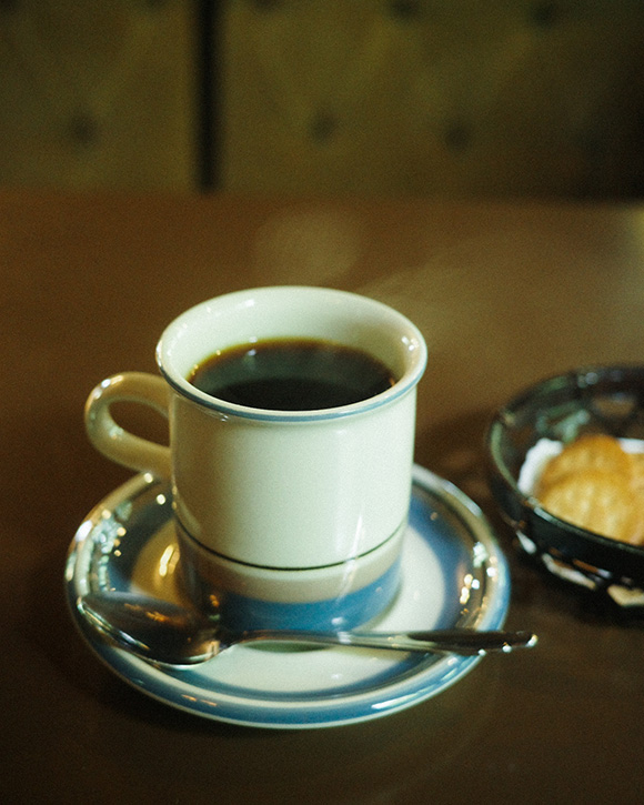 画像: 北鎌倉の喫茶店で静かなひととき