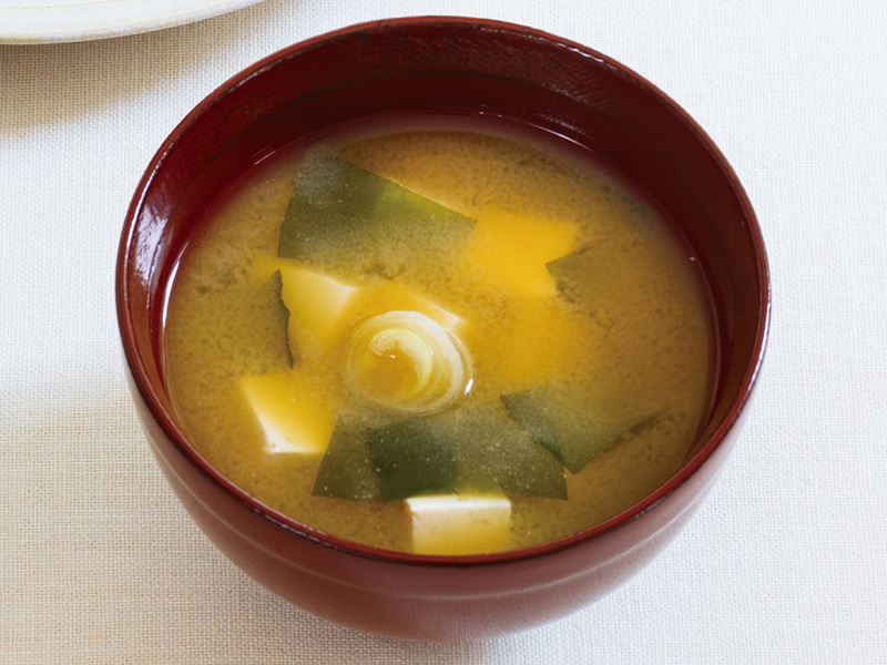 画像: 健康になるタンパク質ごはん 豆腐とわかめの味噌汁のつくり方