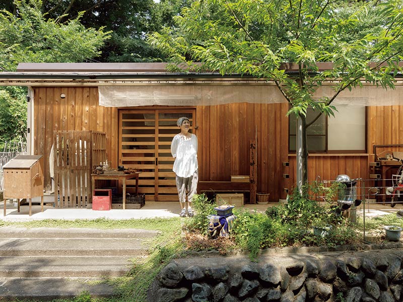画像: 敷地内にあったプレハブ小屋をリノベーション
