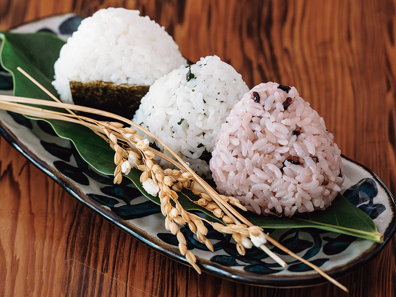 画像: 葉っぱアレンジ その3 稲穂と組み合わせて