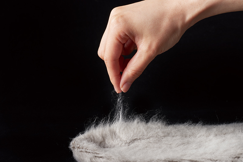 画像: 内側の長い毛足の極起毛が体温をキャッチし、温かさをキープ