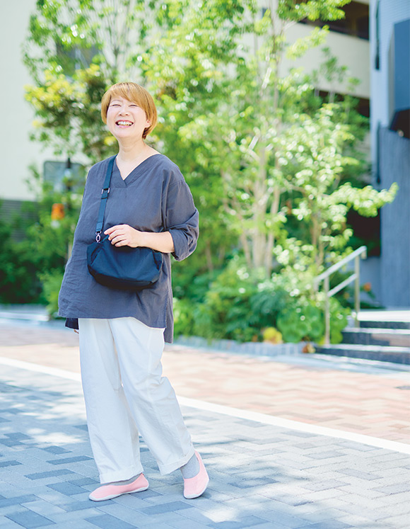 画像: ごみ拾い中の一枚。「人に何か願うなら、自分が動けばいいんだ!って気づいたら気持ちよくって」