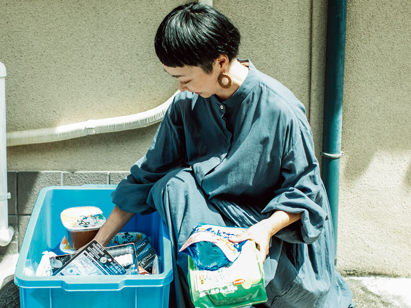 画像: 「見えるように表に並べて、くらら庵の利用者さんやご近所さんに持ち帰ってもらっています」