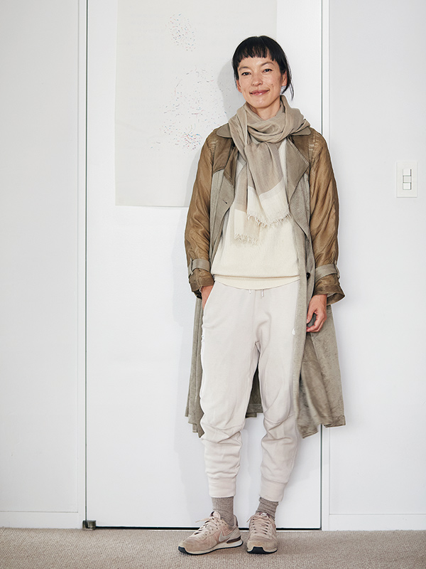 画像: 〈秋のコーデ〉 暖かそうな素材と同系色でまとめて