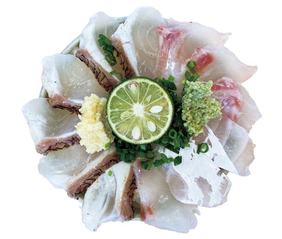 画像: 「大渦食堂」では、鳴門・徳島の魚介類、そして「阿波牛」「阿波尾鶏」などを使ったさまざまなメニューが並ぶ