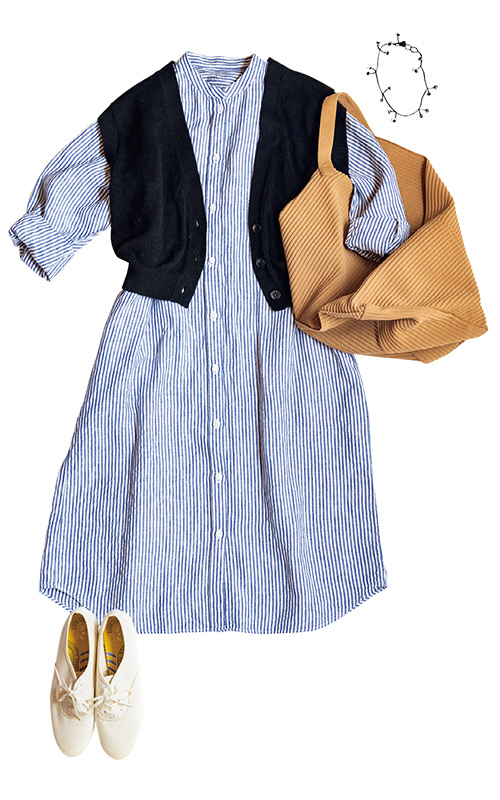 画像1: ファッションコーディネーター・德田民子さんの「クローゼット」と春夏秋冬の定番服。色や素材別に並べた“見せる収納”で服選びを楽しく