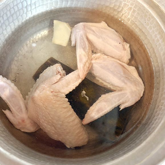 画像1: 寒さを癒す“秋”の薬膳スープ「鶏手羽肉とかぶのスープ」のつくり方。肌寒くなる季節に、体を温める消化のいいスープ|荒木典子の“旬のおつゆ”
