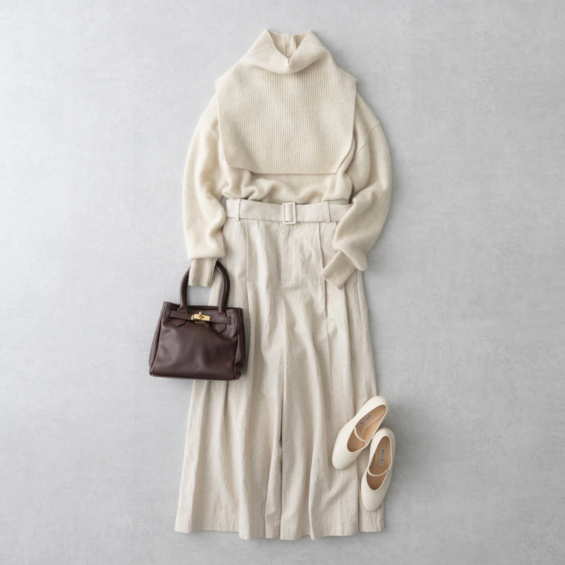 画像: アイボリースヌード　20,900円／ティッカ ニット　39,600円／ティッカ パンツ　41,800円／プレインピープル バッグ　23,100円／オウレンティ（セムインターナショナル） シューズ　75,900円／ネブローニ