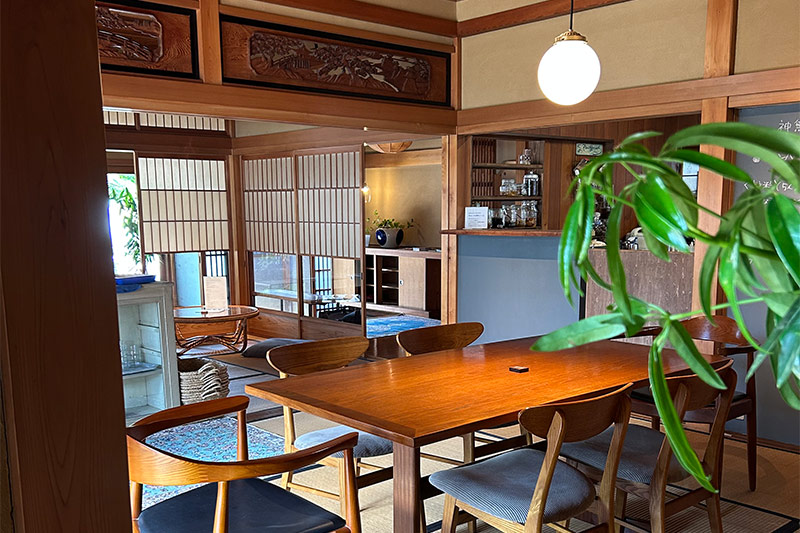 画像: 2025年10月にJR山崎駅前の古民家に移転した「Relish食堂」