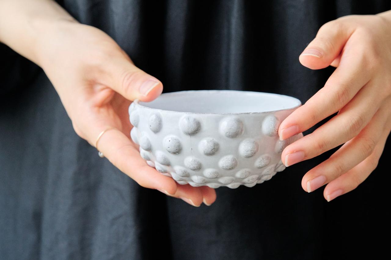 画像: 「アデライド」シリーズの「ミニサラダボール」。「シンプルでいて個性的。ポプリを入れて玄関に置いても素敵です」と石川さん