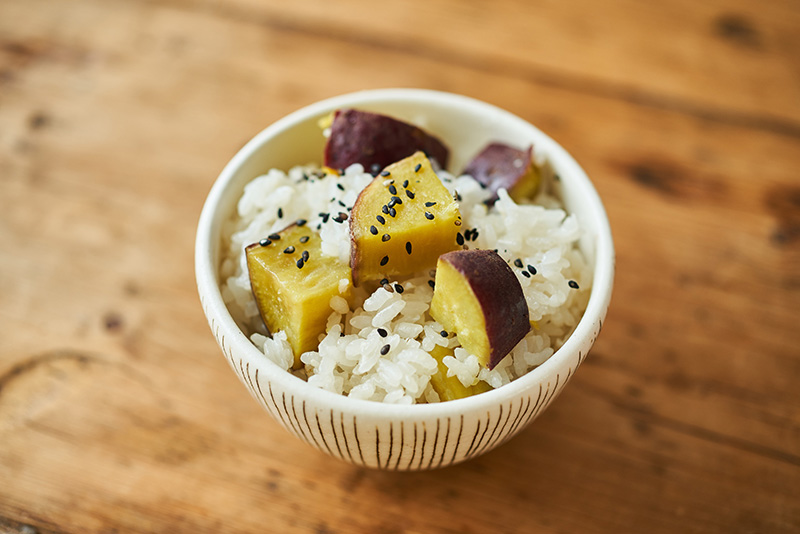 画像: 「塩麹さつまいもおこわ」のつくり方|榎本美沙さん