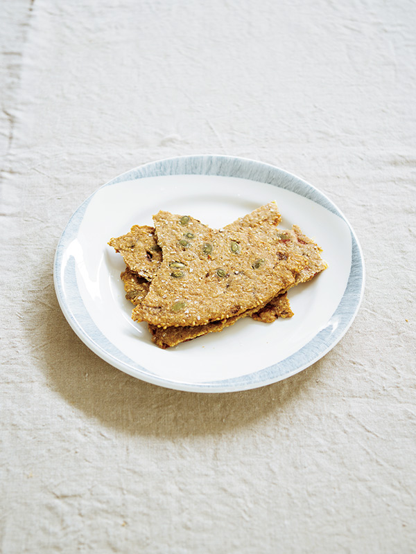 画像: 余り野菜と種のクラッカー