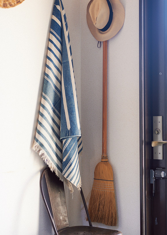 画像: シェーカーのほうきは、使っていて気分が上がるそう