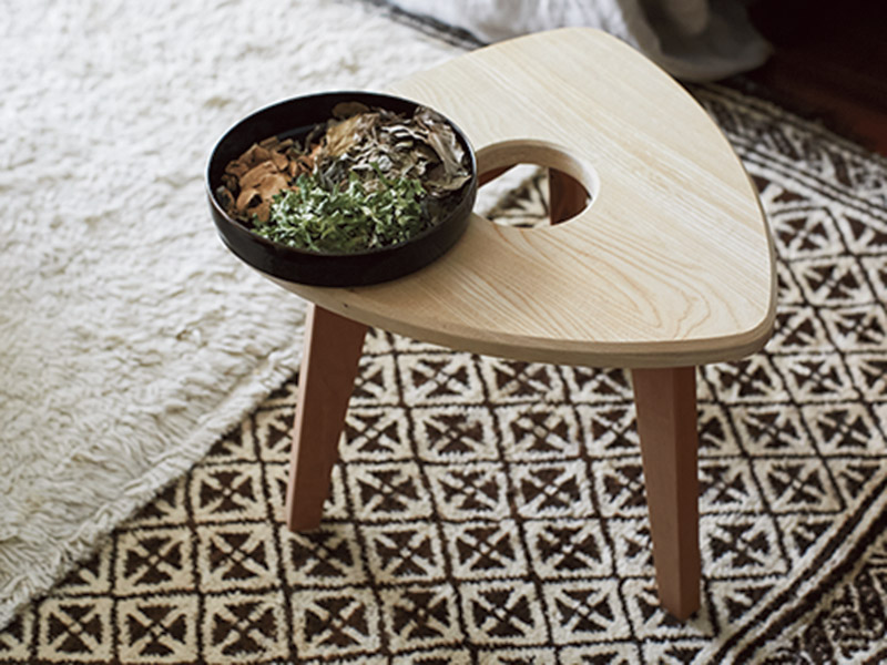 画像: 「リビルディングセンタージャパン」のよもぎ蒸しスツールも愛用