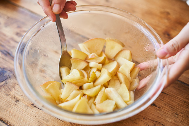 画像4: 旬のりんごでやさしいおやつ「甘酒りんごマフィン」のつくり方。たっぷり詰まったりんごがうれしい季節の焼き菓子｜榎本美沙の発酵暮らし