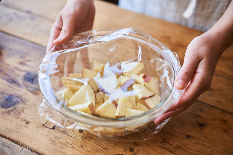 画像3: 旬のりんごでやさしいおやつ「甘酒りんごマフィン」のつくり方。たっぷり詰まったりんごがうれしい季節の焼き菓子｜榎本美沙の発酵暮らし