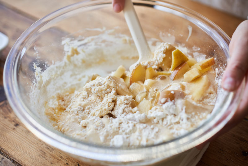 画像8: 旬のりんごでやさしいおやつ「甘酒りんごマフィン」のつくり方。たっぷり詰まったりんごがうれしい季節の焼き菓子｜榎本美沙の発酵暮らし