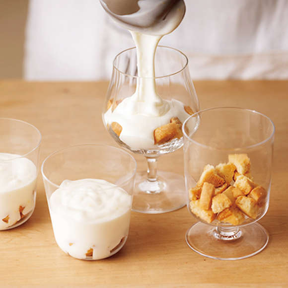 画像: クッキーは量も種類も好みで。今回は、アイスボックスクッキー3枚分を使用