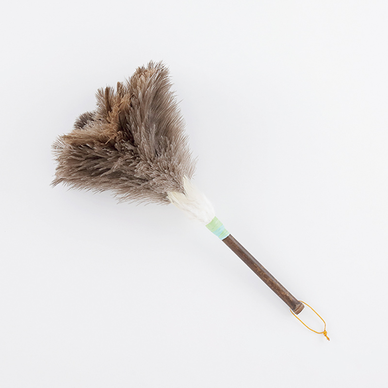 画像: 穂先がコンパクトで細かい場所でも掃きやすい