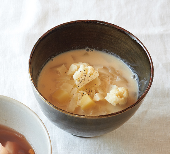 画像: 「かぶとカリフラワーの白いスープ」のつくり方