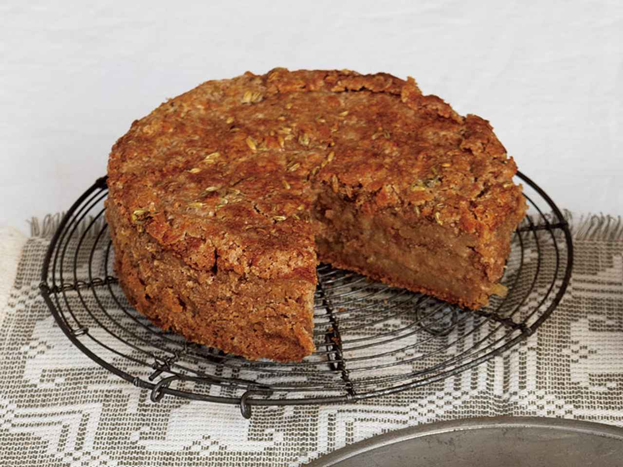 画像: リトアニアの素朴なお菓子 「りんごのケーキ」のつくり方|長田佳子さん