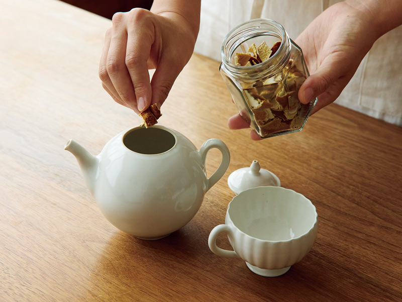 画像: 毎年「青果ミコト屋」から取り寄せる無農薬柑橘セットの皮を乾燥ピールに