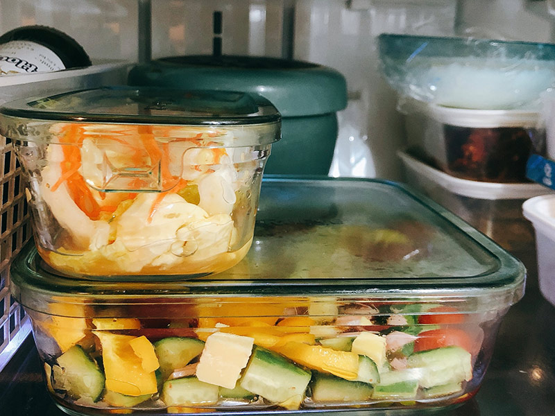 苦手だった「つくりおき」食が細くなったいま“夫婦ふたり”の食事に大活躍。下ごしらえレベルのかんたん準備で料理がラクに/文筆家・大平一枝さん