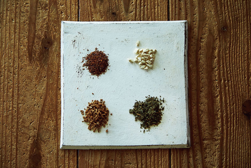 画像: クコの葉、しょうが、ごぼう、ルイボスは体を温めつつ、全身の血行をよくしてくれる