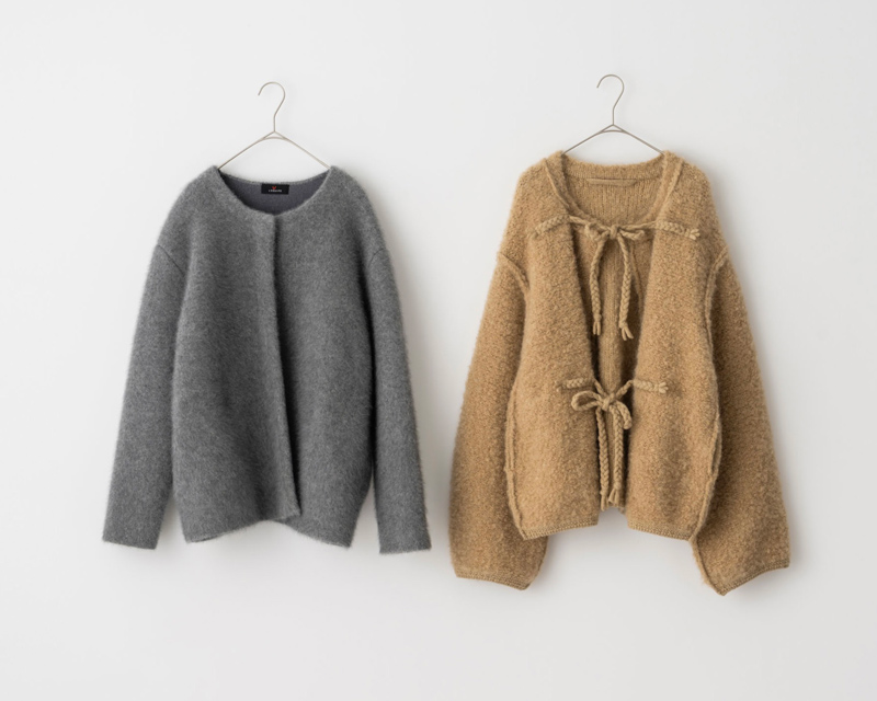 画像: 左から グレーフォックスニットジャケット　66,000円／レキップ キャメルモヘア&シェットランドニットジャケット　71,500円／アンフィル