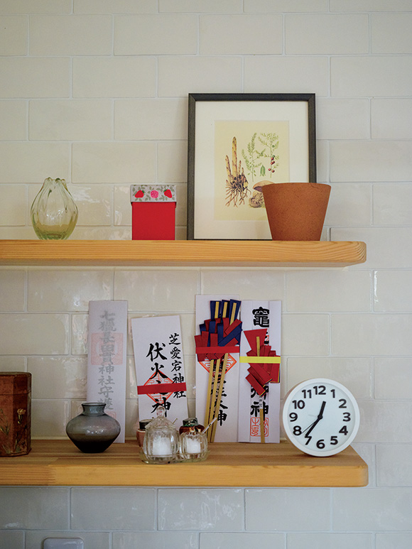 画像: 火災防止の荒神様のお札も頂く