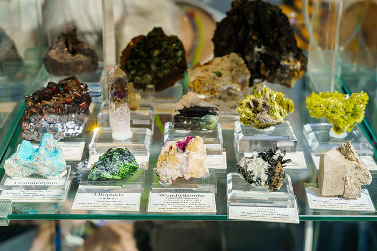 画像: 美しき鉱物の世界｜「東京国際ミネラル秋のフェア IMAGE2025」に行ってきました！ 数々の石や読者の方との出会いに大興奮
