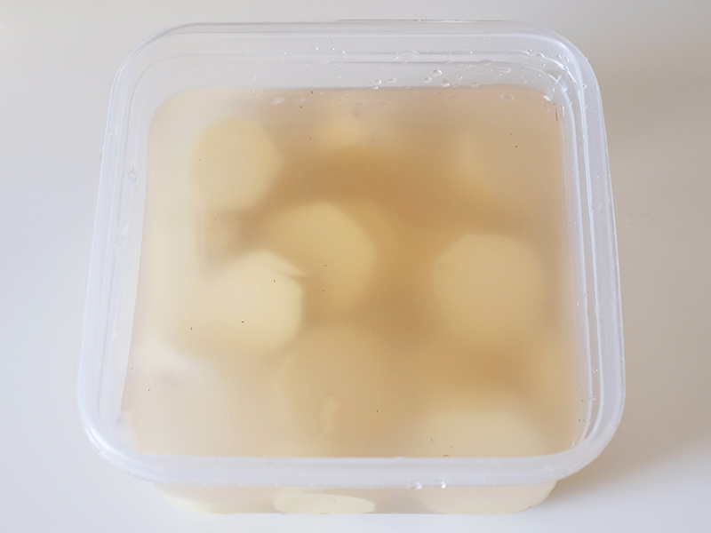 画像: あく抜きする