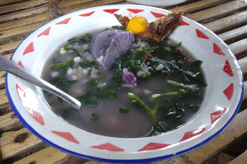 画像: 人を引き寄せるバロボはインドネシア・スラウェシ島南部の料理