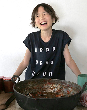 画像: ハーブのある台所(ブルガリア)