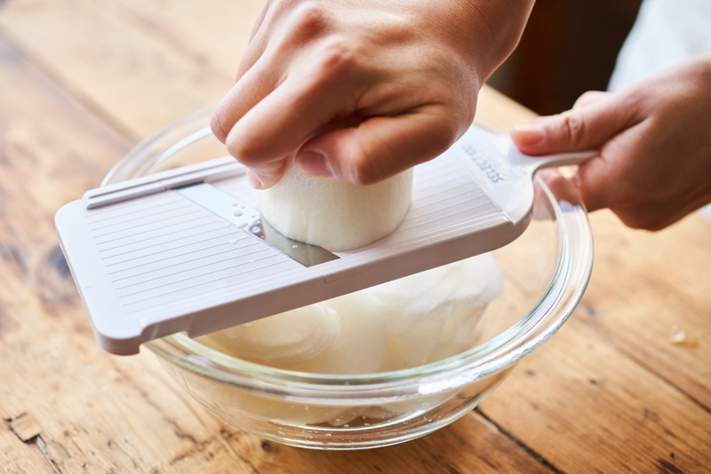 画像1: おせちにおすすめ！簡単つくりおき「甘酒ゆず大根」のつくり方。ゆず1個と大根1/2本で‟体にうれしい”お漬物｜榎本美沙の発酵暮らし