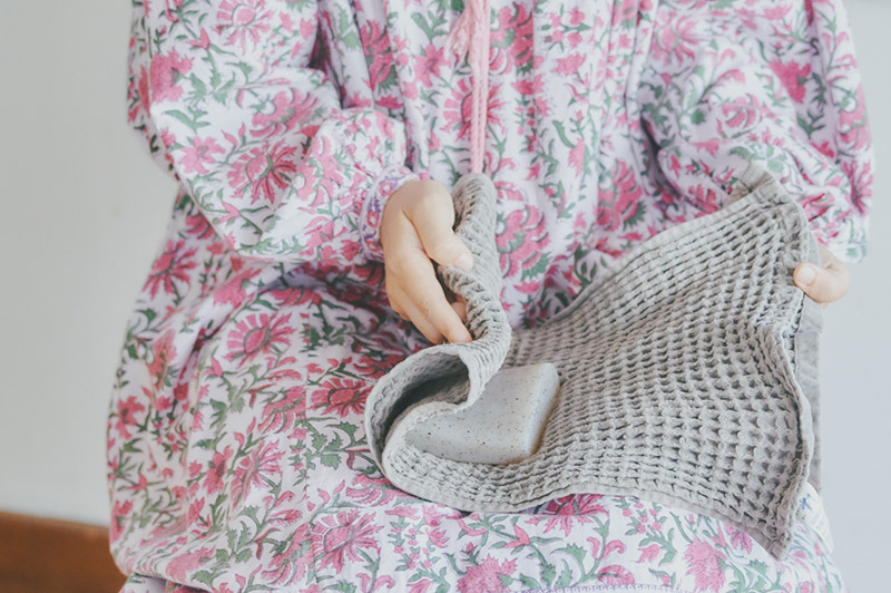 画像2: 2ステップで簡単！こんにゃく湿布のつくり方