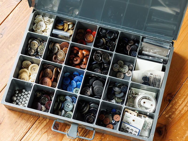 画像: 工具用の「トランク」をボタンケースに