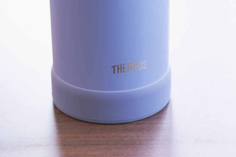 画像: 底面を保護する「ソコカバー」付き