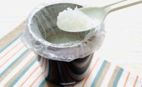 画像: スープジャーにお米と熱湯を入れるだけで手軽にごはんが炊け、災害時にも役立つ