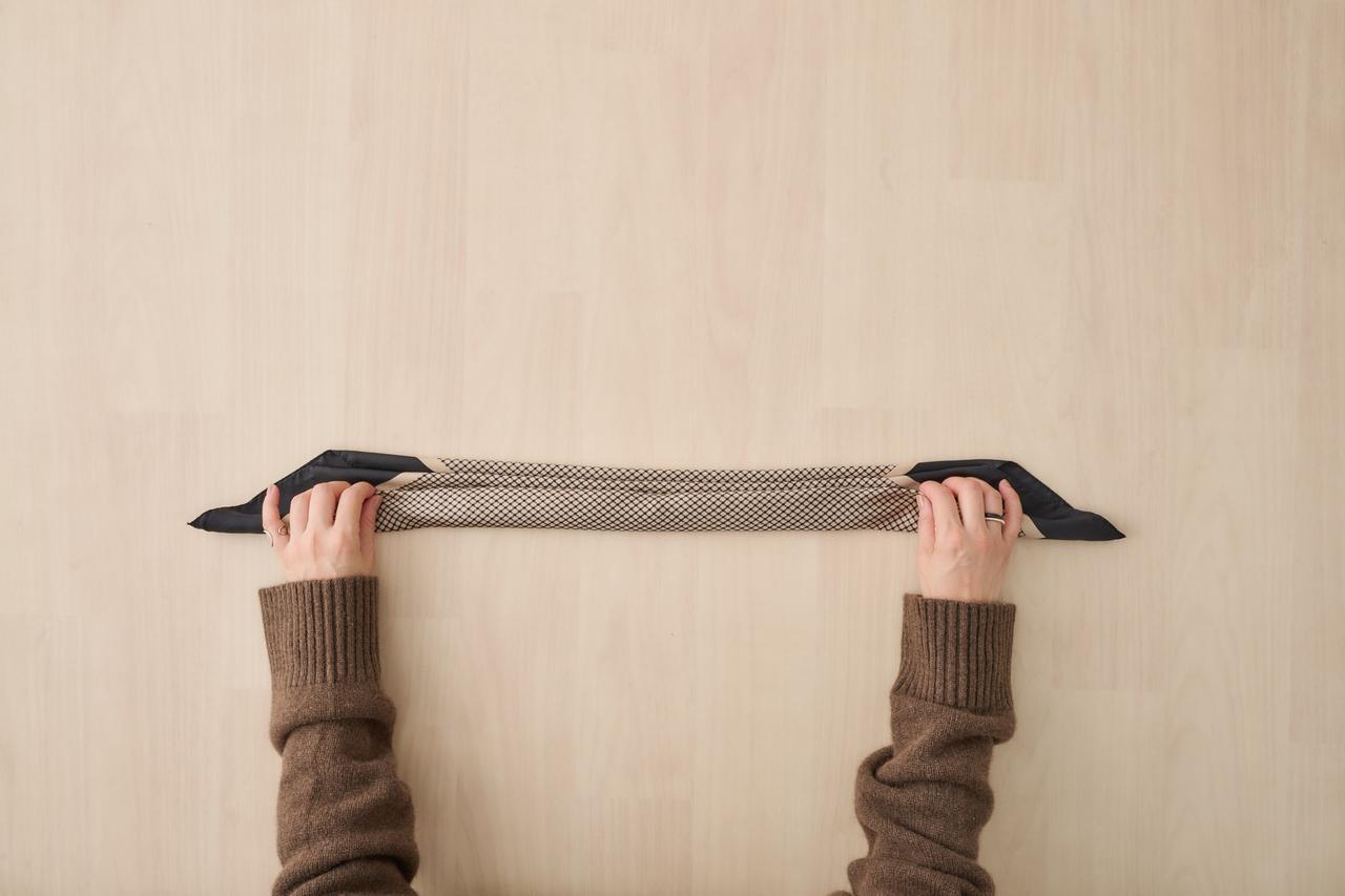 画像: ずらし加減を保ったまま細長くまとめます