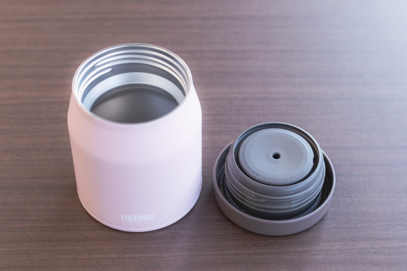 画像: フタはパッキン一体構造で、お手入れしやすい