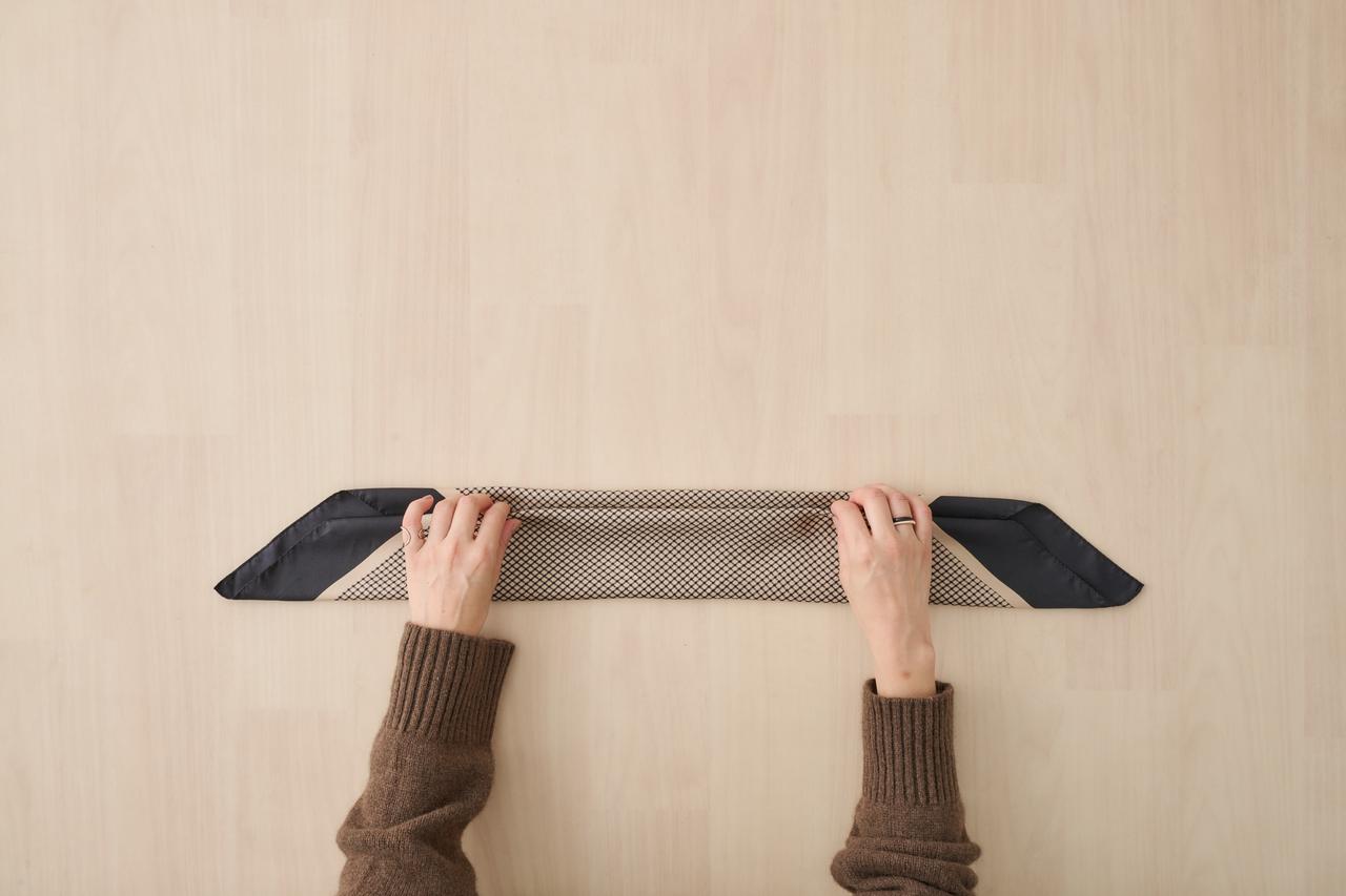 画像: この時、折り上げた部分をきっちり合わせず、少しずらしておくのがポイントです