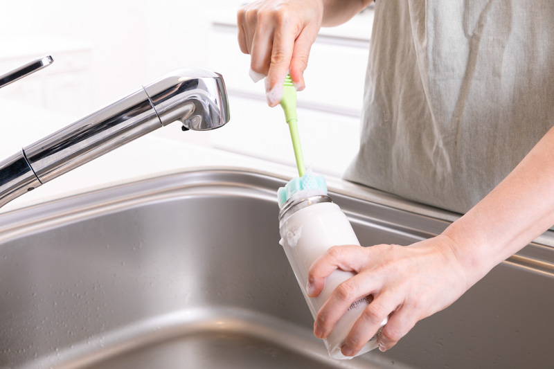 画像2: サーモスに教わる「水筒」の正しいお手入れ。取れない‟茶渋や変色”をきれいに落とすには？汚れ落ち抜群ですぐ乾くおすすめの水筒も｜天然生活のいいものレポート