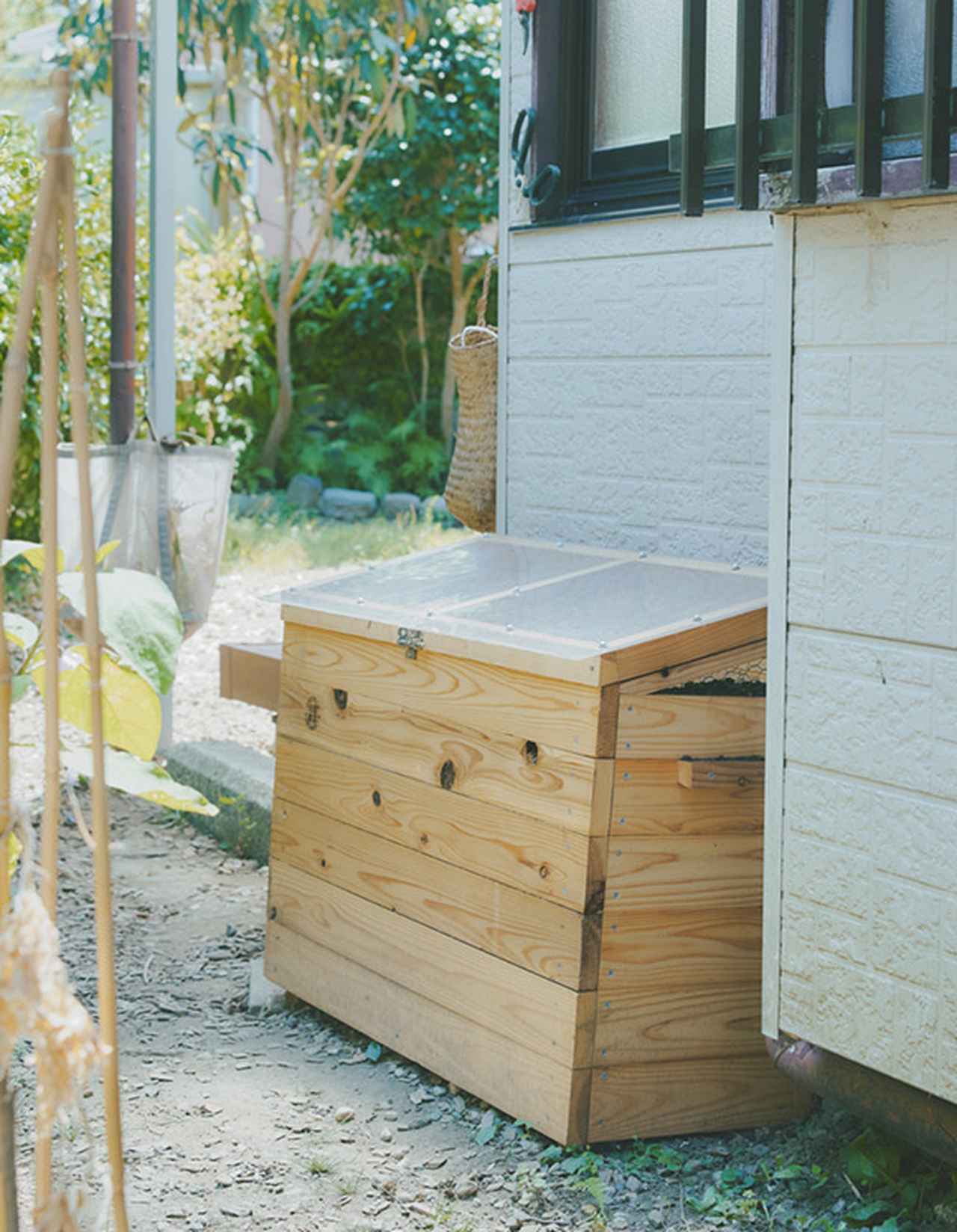 画像2: ②生ごみはコンポストで土に還す