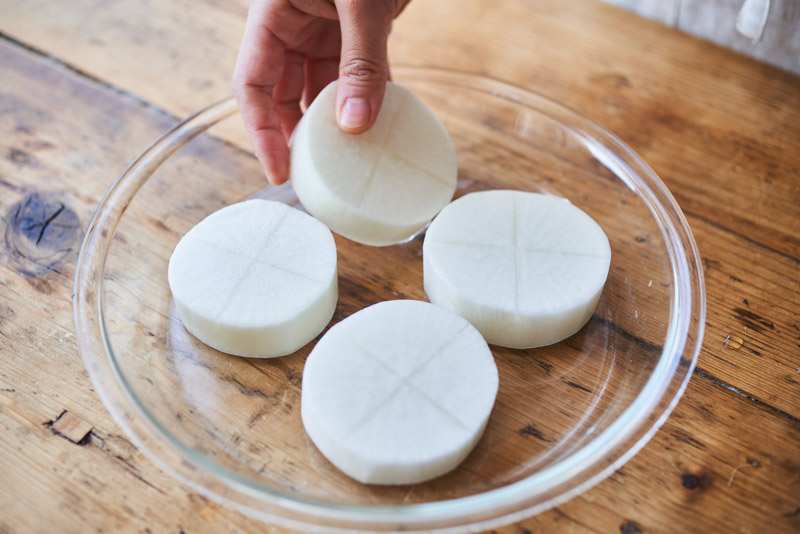 画像1: 体にうれしい「冬野菜おでん」のつくり方。野菜がたっぷり食べられる！大根に“短時間で”味がしみる方法も｜榎本美沙の発酵暮らし