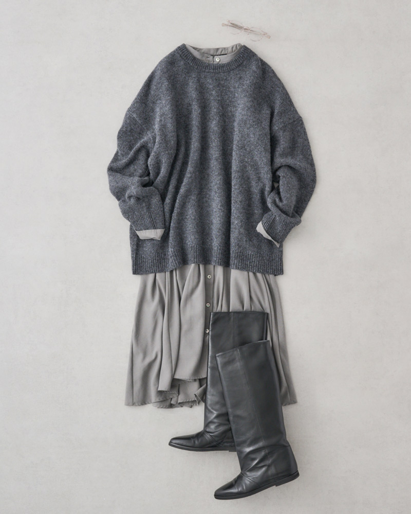 画像: ニット　17,380円／ミズイロインド（マーコート） ワンピース　23,980円／ミズイロインド（マーコート） メガネ　44,000円／イーファイブ アイヴァン（トリップ ルミネエスト新宿店） ブーツ　47,300円／プレインピープル