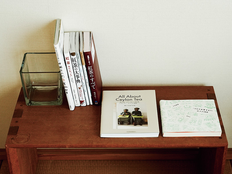 画像: 紅茶にまつわる本もたくさん